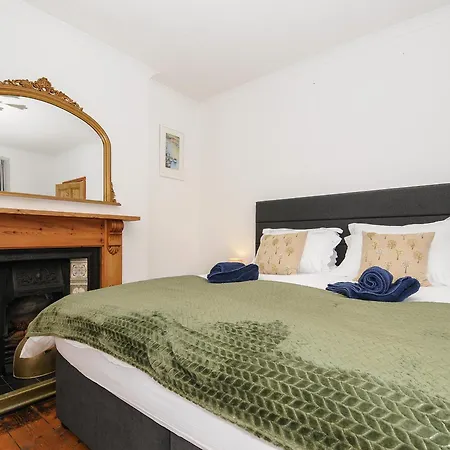 Elmbank Holiday home *